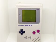 Paternidade como em 1999: mães e pais são pais, deixando as crianças ficarem entediadas, abandonando o iPhone e assistindo a filmes e programas de TV mais ousados dos anos 90