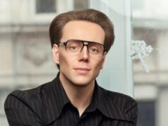 Watchdog agora investigará instituição de caridade LGBT após chefe ser acusado de usar currículo falso