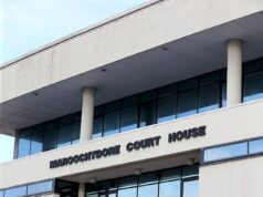 Massagista masculino, 58 anos, acusado de estupro depois que oito mulheres alegam ter sido abusadas sexualmente por ele