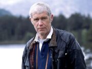 A estrela de King of the Glen, Alexander Morton, morre aos 81 anos: o ator escocês que foi padrasto de Leo Woodall presta homenagem