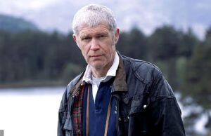 A estrela de King of the Glen, Alexander Morton, morre aos 81 anos: o ator escocês que foi padrasto de Leo Woodall presta homenagem