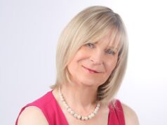 Mulher trans renuncia no “melhor interesse” de uma causa amplamente criticada após ser nomeada para representar uma instituição de caridade contra endometriose