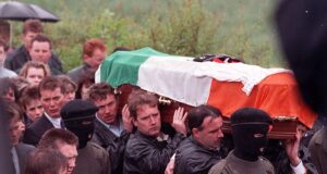 Dinheiro público está a ser usado para “punir” veteranos do SAS, afirmaram antigos comandantes do exército, depois de um juiz ter rejeitado uma contestação apresentada pela família de um homem do IRA morto há 35 anos.