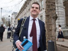 Nº 10 encontra o homem caído para salvar o PM: Starmer jogará o mandarim do Ministério das Relações Exteriores sob o ônibus por causa do escândalo de verificação de Mandelson?