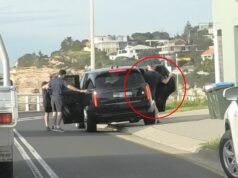 A mão oculta da viagem das meninas de Meghan: ‘Amiga em comum’ que negociou um retiro de US $ 3.000 por cabeça para a Duquesa, desmascarada em uma caminhada costeira – e sua história como sua confidente de maior confiança