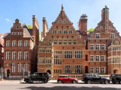 Um magnata imobiliário milionário lutou contra conselhos por causa dos planos de £ 7,1 milhões para converter a casa do dramaturgo WS Gilbert em Kensington em uma megamansão familiar.