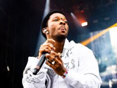 A polícia do LAPD invade a casa de D4vd com equipamento tático enquanto ele é algemado e preso sob suspeita de assassinar uma garota de 14 anos encontrada no porta-malas de seu Tesla