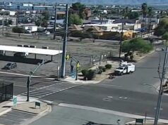 O momento comovente em que a criança se libertou dos pais e correu em direção a um cruzamento movimentado cheio de carros em alta velocidade