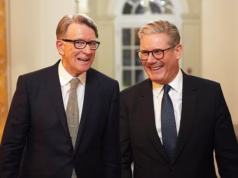 Dois dos principais assessores de Starmer sabiam do escândalo de Mandelson semanas atrás, enquanto apelavam para que o primeiro-ministro assumisse a responsabilidade e renunciasse