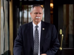 ‘Guerreiro’ republicano que cumpriu seis mandatos no Congresso e fez história com retorno político morre aos 79 anos