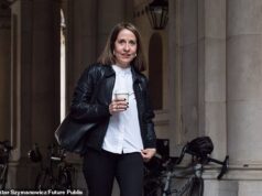 Todas as empresas estão sendo alvo de hackers que usam ferramentas de IA que dobram de poder a cada quatro meses, alertou o secretário de tecnologia