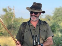 Um proprietário de um parque de safári sul-africano que disse preferir matar um elefante em investida do que atirar em um foi morto por um elefante em investida.