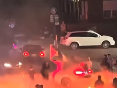 O caos irrompe quando 100 carros chegam a um bairro tranquilo de Nova York, transformando-o em uma paisagem infernal ao estilo Mad Max.