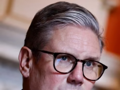 Ele perdeu seu direito moral de governar. Agora, nosso fraco primeiro-ministro só se preocupa em salvar a própria pele, escreve o líder conservador Kimi Badenoch