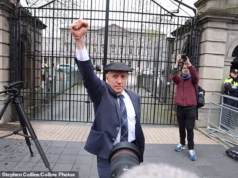 Ministros subalternos, aliados do Taoiseach e ultimatos impressionantes a votos de confiança que levaram a demissões dramáticas que reduziram a maioria do governo… todos os quais o Fine Gael não conhecia