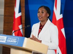 Os conservadores ameaçam um confronto na Câmara dos Comuns se Starmer não confessar sobre o fiasco da verificação de Mandelson – enquanto Kemmy estabelece o prazo para o primeiro-ministro divulgar todos os detalhes de sua nomeação como embaixador dos EUA