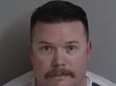 Capitão dos bombeiros passará o resto da vida na prisão por matar a noiva e o filho dela de 7 anos por causa de uma discussão sobre um filme