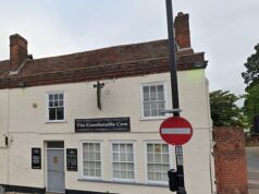 Faca vestido com balaclava é encontrado após esfaquear frequentador de bar em uma cervejaria