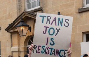 Oradores sendo ‘cancelados’ por se oporem às normas de gênero em meio a temores de que universidades que fechem a liberdade de expressão possam enfrentar multas de £ 500.000