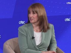 A Grã-Bretanha deve ‘flertar com a recessão’ neste verão em meio à turbulência no Irã: relatório carregado de destruição prevê que a economia ficará estável por seis meses