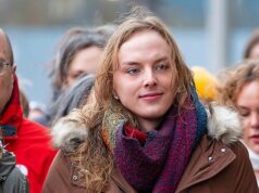 Dra. Beth Upton: Como um médico britânico se envolveu em uma disputa entre transgêneros por causa da controvérsia sobre vestiários exclusivos para mulheres está agora trabalhando na Austrália