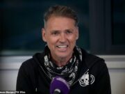 O magnata ecológico Dale Vince diz ao Partido Trabalhista para abandonar as ‘esmolas’ de bombas de calor verdes de £ 2,7 bilhões de Ed Miliband para a classe média e usar o dinheiro na defesa para ‘comprar as bombas que precisamos’