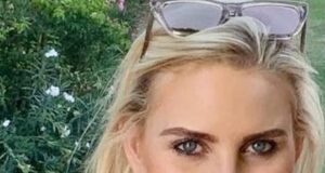 Motorista ‘arrogante’ que atropelou uma jovem a 93 km/h enquanto ela atravessava a rua sorri do lado de fora do tribunal – antes de chorar no banco dos réus enquanto é preso por nove anos