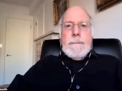 E-mail horrível em letras maiúsculas enviado ao professor de Harvard Jeffrey Epstein depois de ser libertado da prisão sob acusações de prostituição infantil