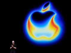 O CEO da Apple, Tim Cook, renunciou repentinamente e anunciou o nome do sucessor