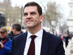Chefe do Ministério das Relações Exteriores demitido por causa do escândalo de verificação de Mandelson questionado por parlamentares: Sir Olly Robbins afirma que não fez nada de errado