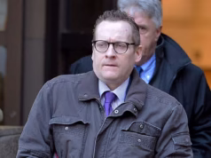 Quatro homens que roubaram quase £ 9 milhões em fraude ao IVA e gastaram dinheiro em barras de ouro, diamantes e carros de luxo