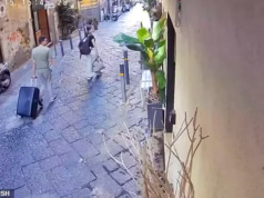 Pais de menino de 13 anos que ‘matou mulher jogando estátua da varanda de Nápoles’ enfrentam acusações de homicídio culposo