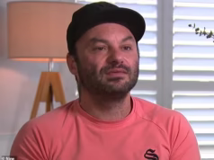 Um pai de três filhos em Melbourne revelou que criminosos sorrateiros roubaram dois carros de sua família debaixo de seu nariz, sem que ele percebesse.