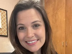 Diretora assistente do Texas, 42, morre depois que o marido professor ‘acidentalmente’ atirou no rosto dela em sua casa, dizem os investigadores