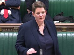 Os alunos não poderão mais manter telefones nas bolsas ou bolsos sob a nova proibição escolar