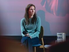 A chorosa Amanda Knox revela que enviou à presa Lucy Letby uma cópia de seu livro ‘gratuito’