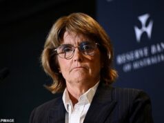 Os quatro grandes bancos aumentam as taxas de juros à medida que a inflação aumenta – à medida que o sinistro aviso de Natal é emitido