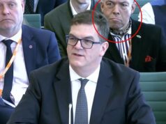 REVELADO: O homem da gravata que roubou a cena no show de Olly Robbins não é estranho aos holofotes enquanto explica por que usou aquela gravata