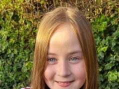 Menina de 10 anos encontra axolote mexicano ameaçado de extinção sob uma ponte no País de Gales – primeiro avistamento na natureza selvagem do Reino Unido