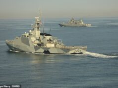 Putin envia fragatas através do Canal da Mancha para proteger ‘navios sombra armados’