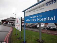 Menino de sete anos hospitalizado em ‘estado crítico’ após ser atropelado por um carro na estrada do centro da cidade enquanto andava de scooter