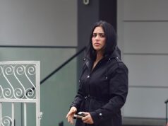 A estrela do TikTok se disfarçou do lado de fora da casa de seus pais, no oeste de Sydney, depois de ser acusada de uma suposta briga violenta em um salão de cabeleireiro.