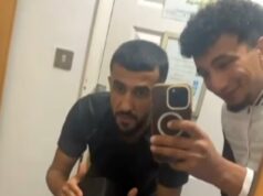 Estuprador de gangue de pequeno barco inicia agressão sexual em Brighton Beach com outros dois estupradores de gangue após ter sido recusado asilo