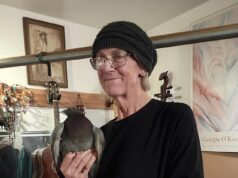 O pai, de 31 anos, que atropelou e matou a mulher de 74 anos, que jogou água em seu Mercedes enquanto bloqueava a calçada – agora sua esposa insiste que ele não era um assassino