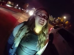 Mulher sóbria diz que foi parada pela polícia do Arizona e depois acusada de DUI por sangramento