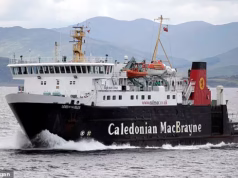 Confuso! John Sweeney enfrentou mais críticas depois de impedir o estaleiro estatal de licitar novas balsas