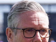 Keir Starmer convoca seu grupo cada vez menor de apoiadores para uma ‘cúpula de sobrevivência’ enquanto o Partido Trabalhista lidera o banho de sangue nas eleições locais