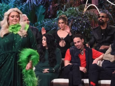 Os fãs de I’m A Celeb aplaudem Gemma Collins e Sinitta enquanto elas deixam o palco depois que seus ex-companheiros de acampamento discutem durante o caótico final ao vivo