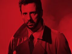 A clássica peça de espionagem da Guerra Fria de John le Carre recebeu um aviso de gatilho … tiros