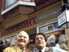 A estrela de Only Fools and Horses, David Jason, ‘lamenta’ a morte das ruas principais enquanto afirma que ‘as pequenas lojas estão se segurando pela pele dos dentes’ em meio ao crescimento dos aplicativos de entrega.